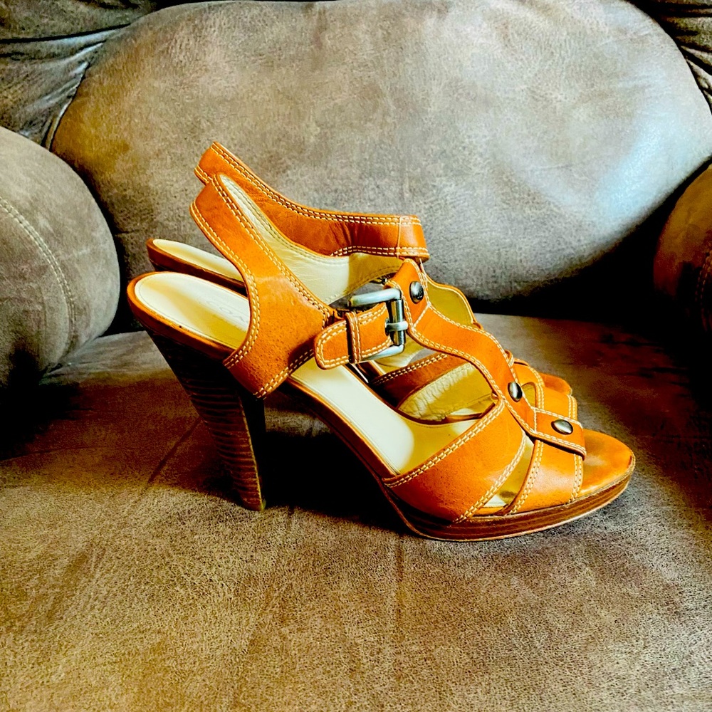 💯Authentic COACH Heels size 9 1/2🧡
